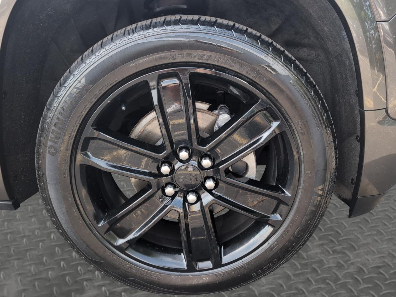 GMC Acadia AWD 4dr Denali 2019