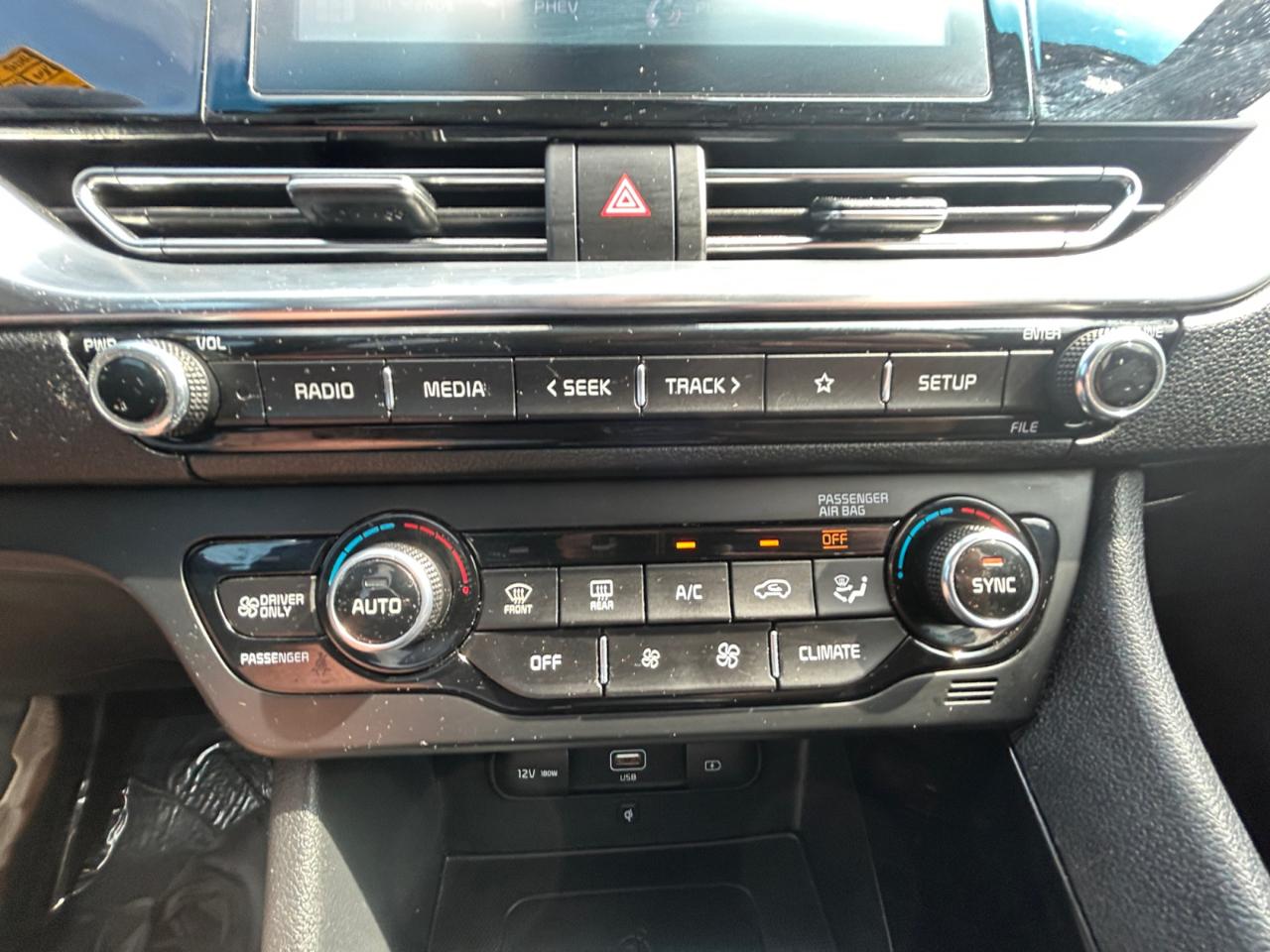 Kia Niro Plug-In Hybrid EX FWD 2021