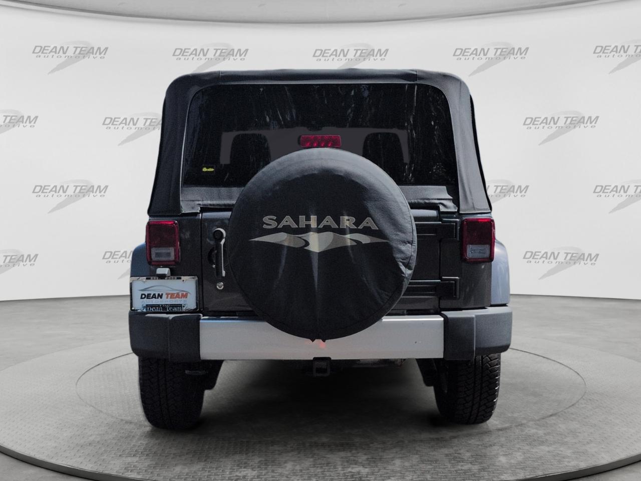 Jeep Wrangler 4WD 2dr Sahara 2014