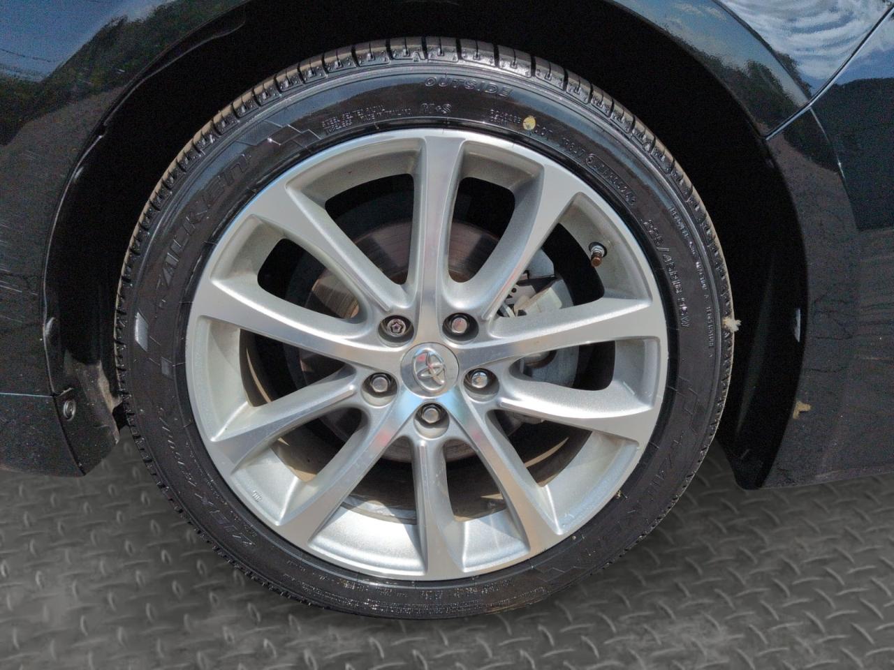 Toyota Avalon  2014