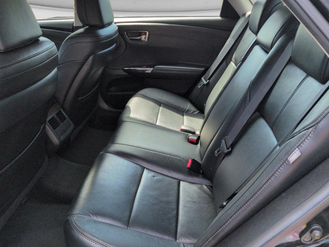 Toyota Avalon  2014