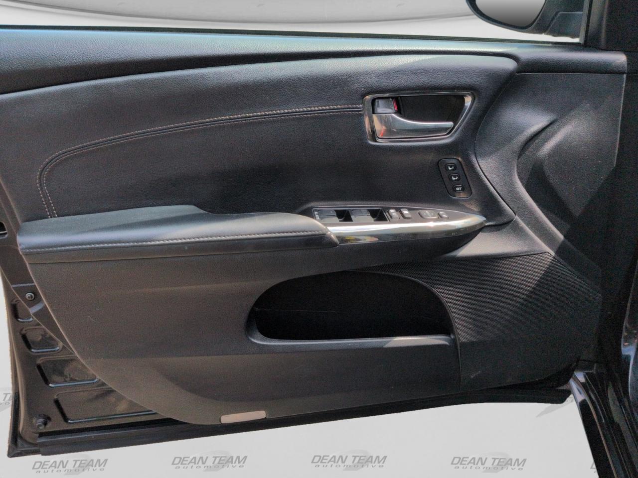 Toyota Avalon  2014