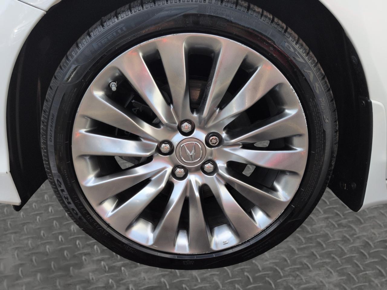 Acura RLX 4dr Sdn Tech Pkg 2016