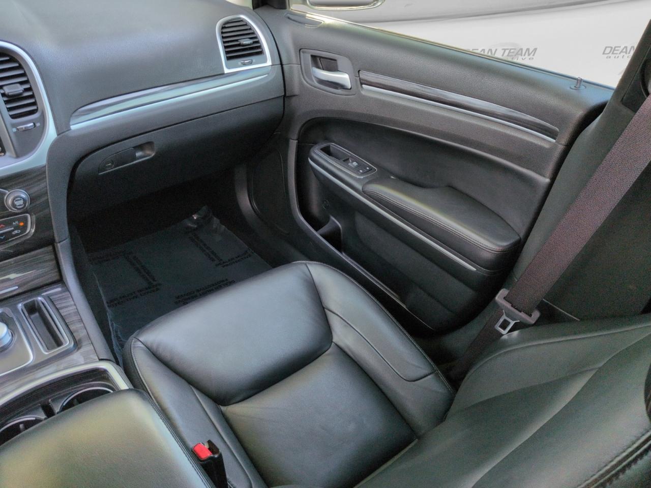 Chrysler 300 Touring RWD 2019