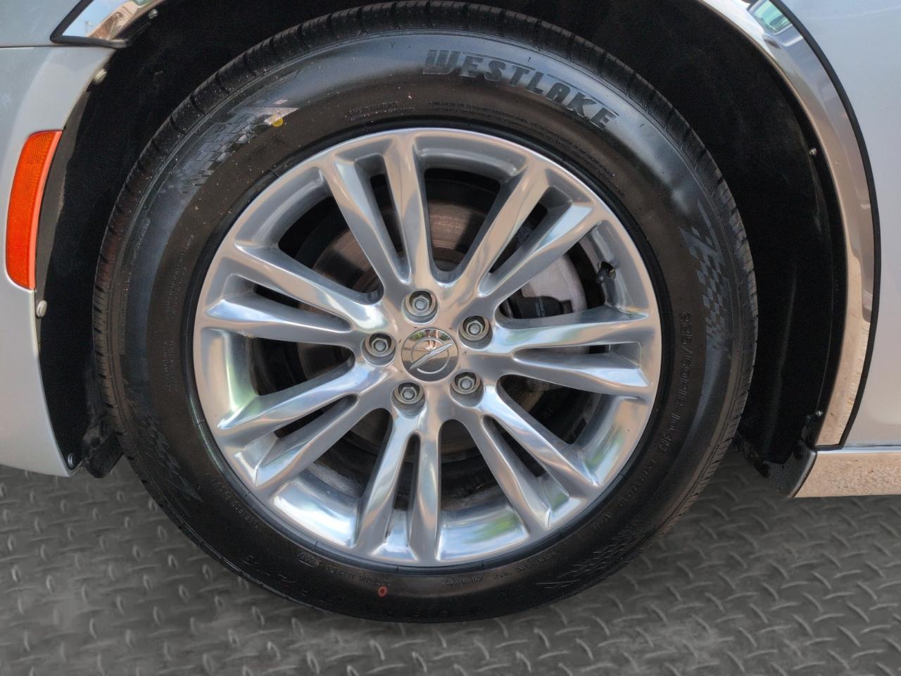 Chrysler 300 Touring RWD 2019