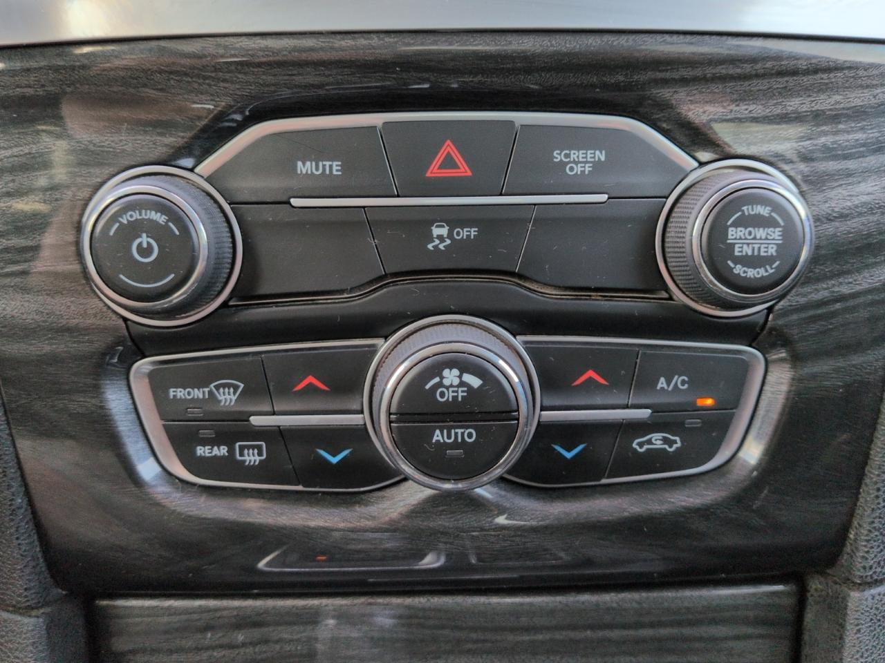 Chrysler 300 Touring RWD 2019
