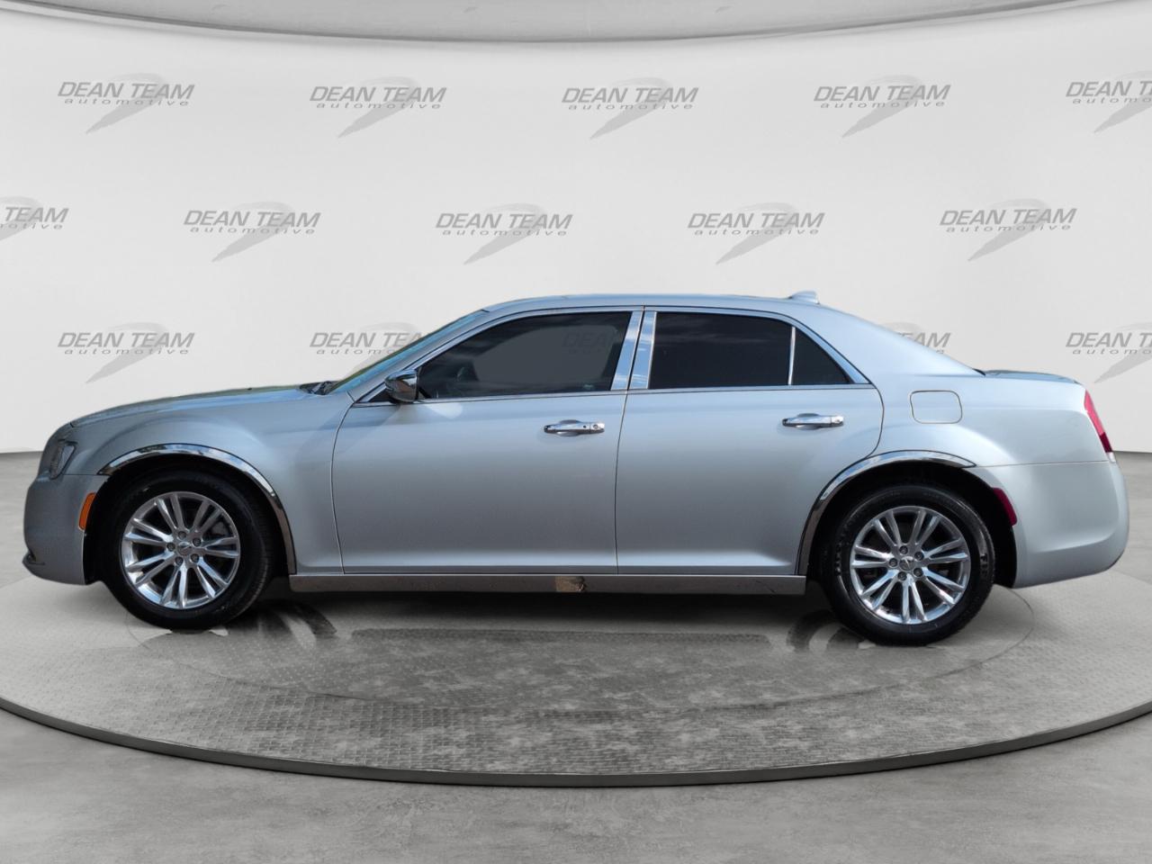 Chrysler 300 Touring RWD 2019