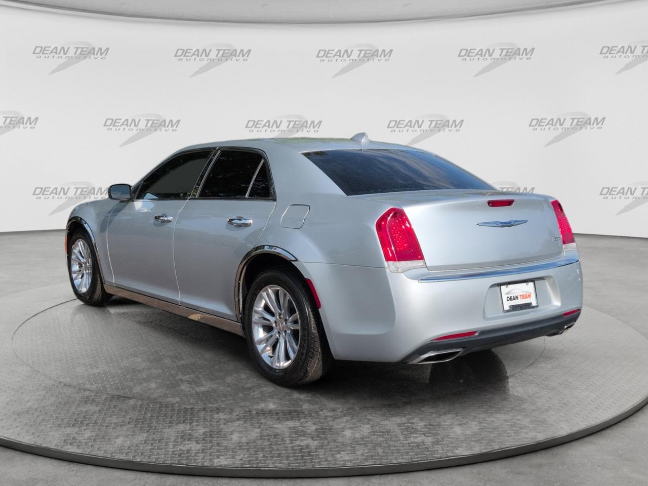 Chrysler 300 Touring RWD 2019