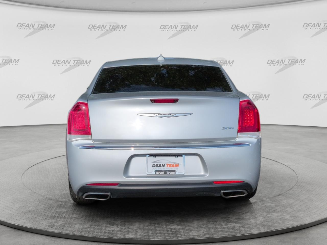 Chrysler 300 Touring RWD 2019