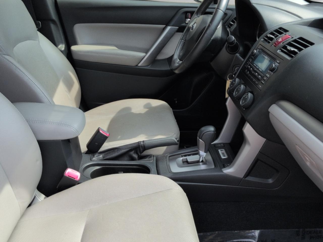 Subaru Forester 4dr CVT 2.5i Limited PZEV 2015