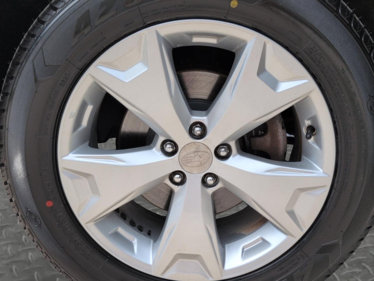 Subaru Forester 4dr CVT 2.5i Limited PZEV 2015