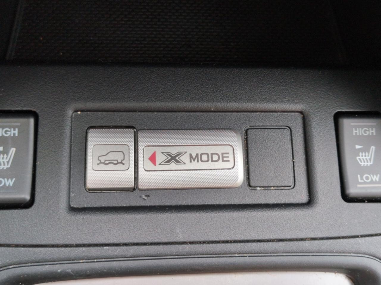 Subaru Forester 4dr CVT 2.5i Limited PZEV 2015