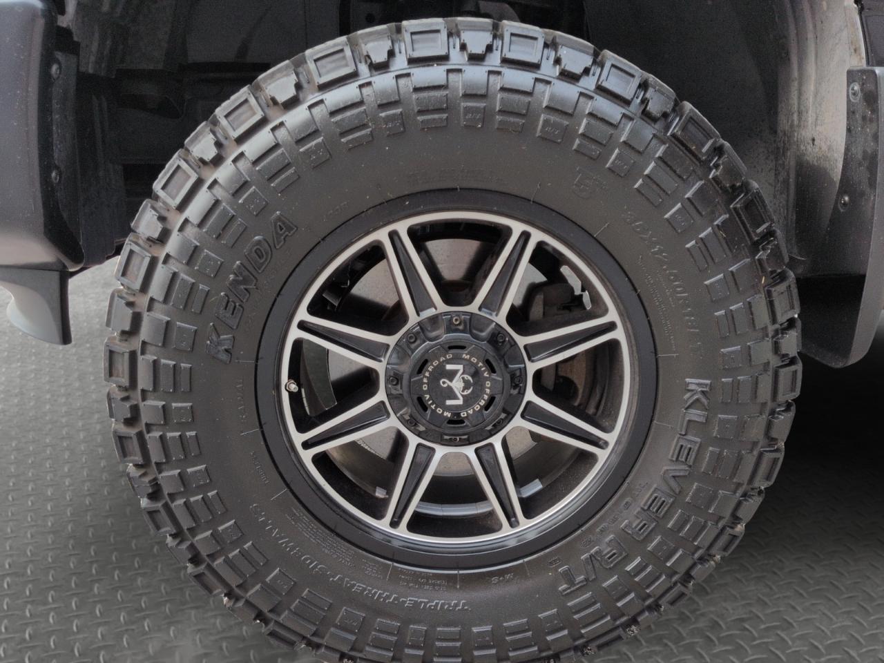 Nissan Titan 4x4 Crew Cab S 2017