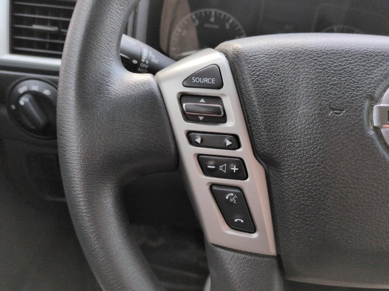 Nissan Titan 4x4 Crew Cab S 2017