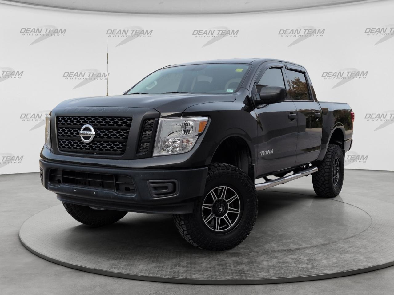 Nissan Titan 4x4 Crew Cab S 2017
