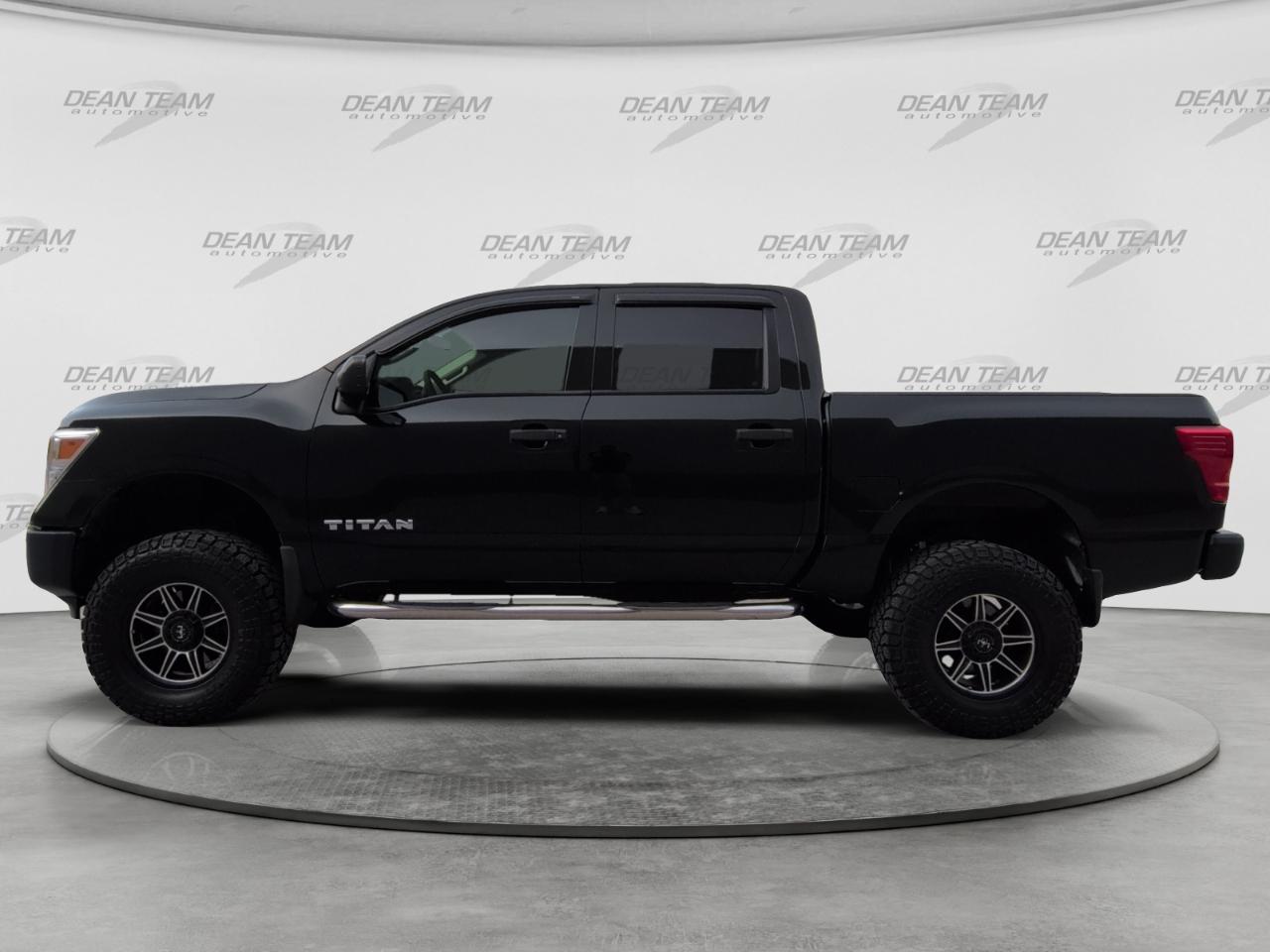 Nissan Titan 4x4 Crew Cab S 2017