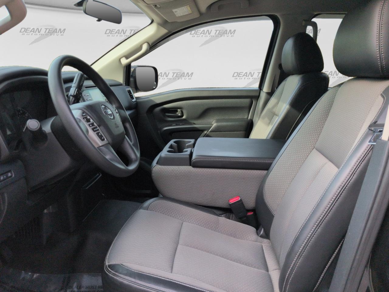 Nissan Titan 4x4 Crew Cab S 2017