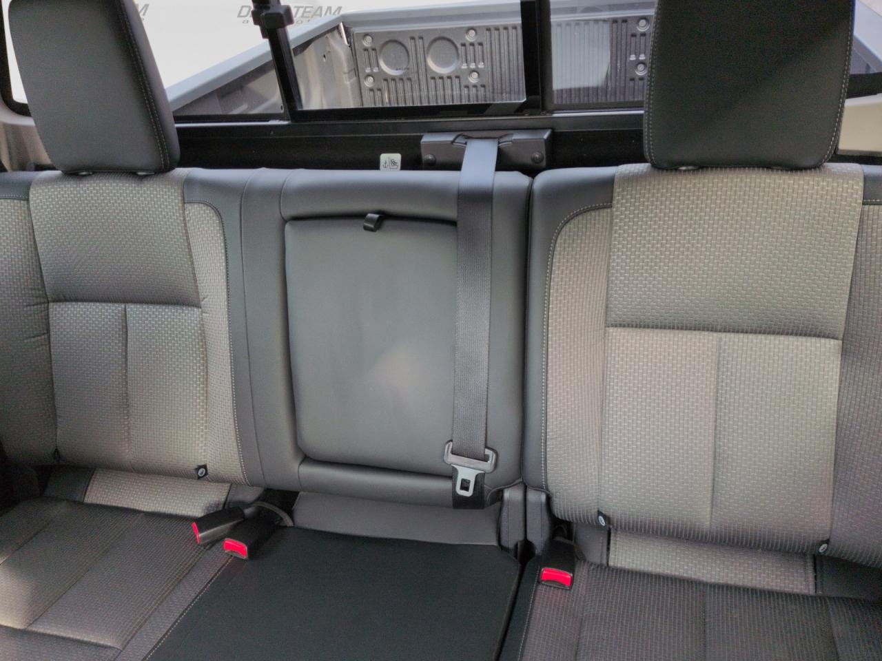 Nissan Titan 4x4 Crew Cab S 2017