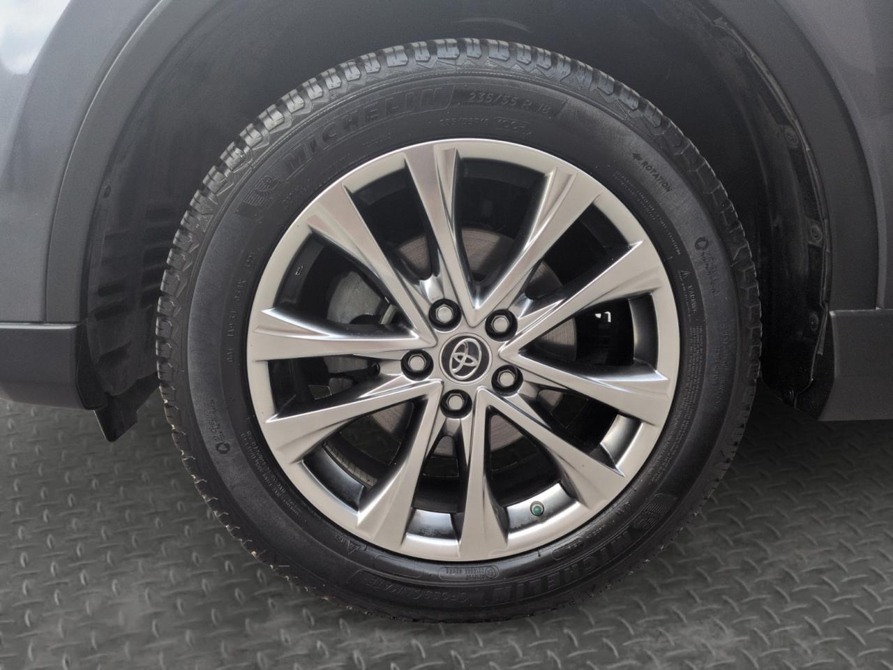 Toyota RAV4 Hybrid Limited AWD 2017