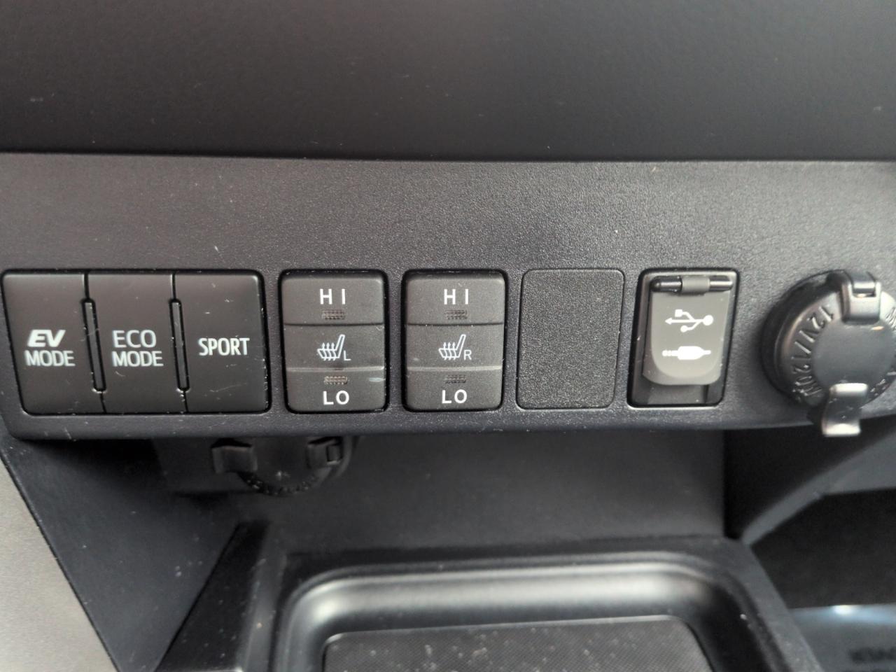 Toyota RAV4 Hybrid Limited AWD 2017