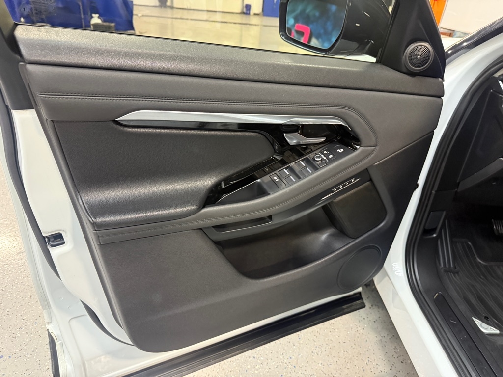 2020 Land Rover Range Rover Evoque SE photo 11
