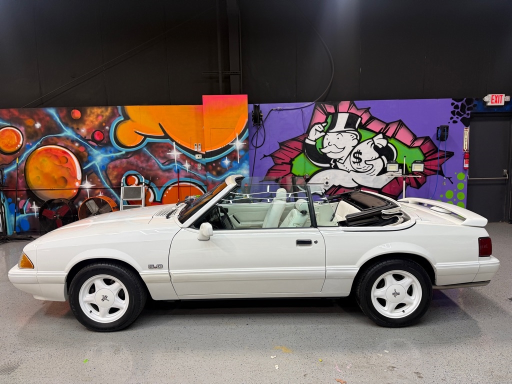 1993 Ford Mustang LX Convertible photo 4