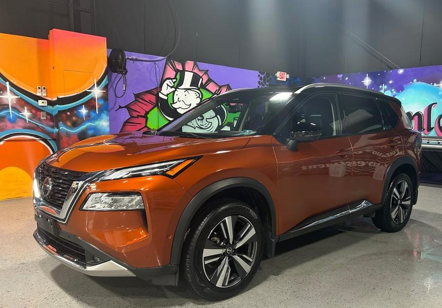 2021 Nissan Rogue Platinum's photo