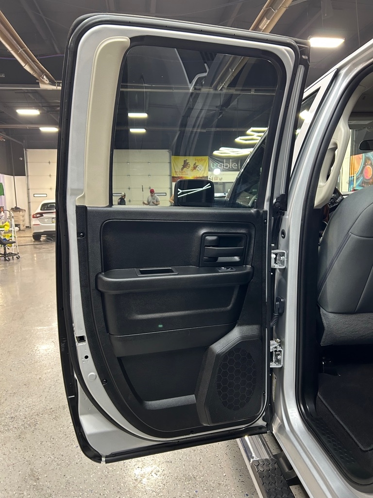 RAM 1500 Classic Express 4x4 Quad Cab 6'4" Box 2019