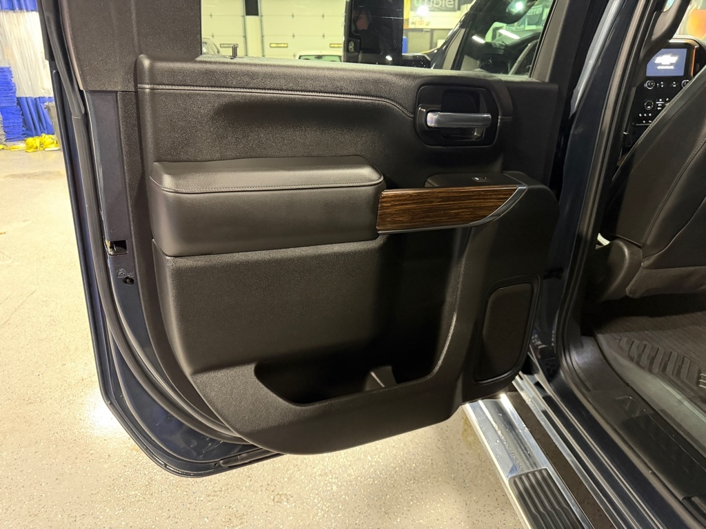 Chevrolet Silverado 2500HD High Country Crew Cab Long Box 4WD 2020