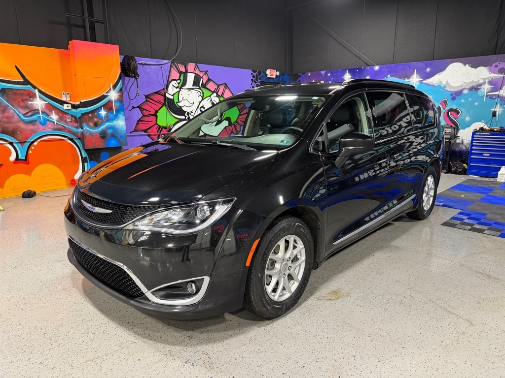 2020 Chrysler Pacifica Touring L's photo