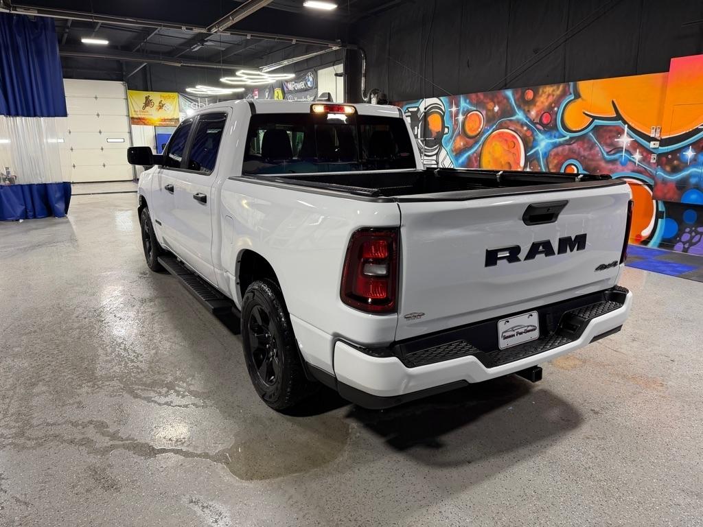 RAM 1500 Tradesman Crew Cab SWB 4WD 2025
