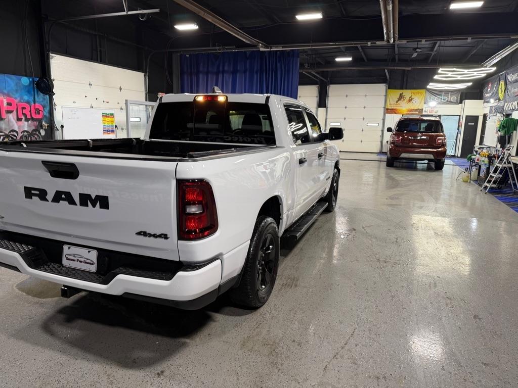 RAM 1500 Tradesman Crew Cab SWB 4WD 2025
