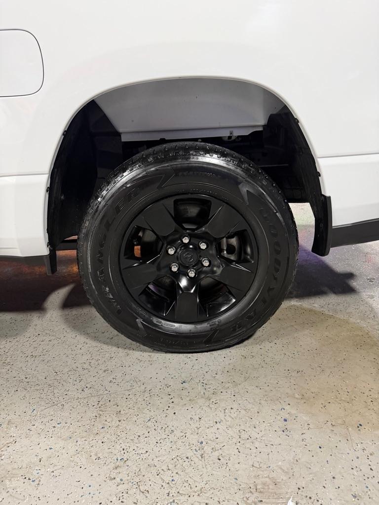 RAM 1500 Tradesman Crew Cab SWB 4WD 2025