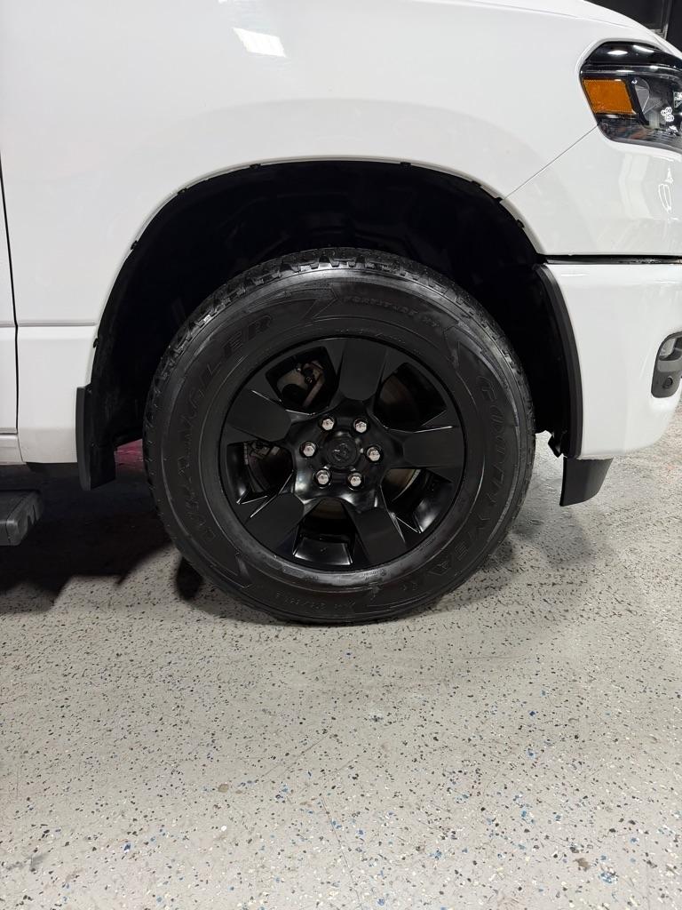 RAM 1500 Tradesman Crew Cab SWB 4WD 2025