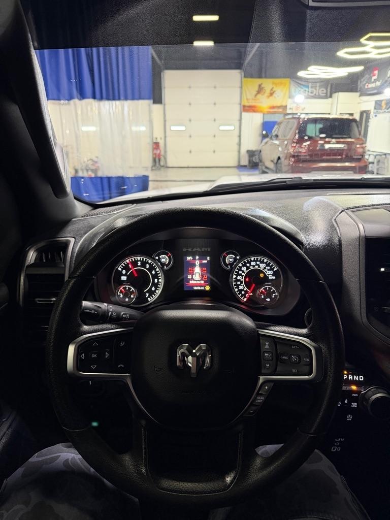 RAM 1500 Tradesman Crew Cab SWB 4WD 2025