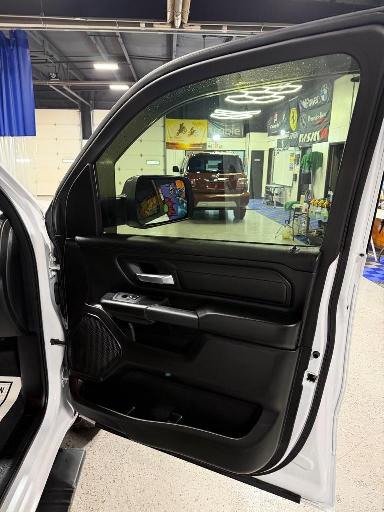 RAM 1500 Tradesman Crew Cab SWB 4WD 2025