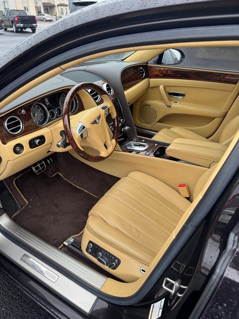 Bentley Continental Flying Spur Sedan 2014