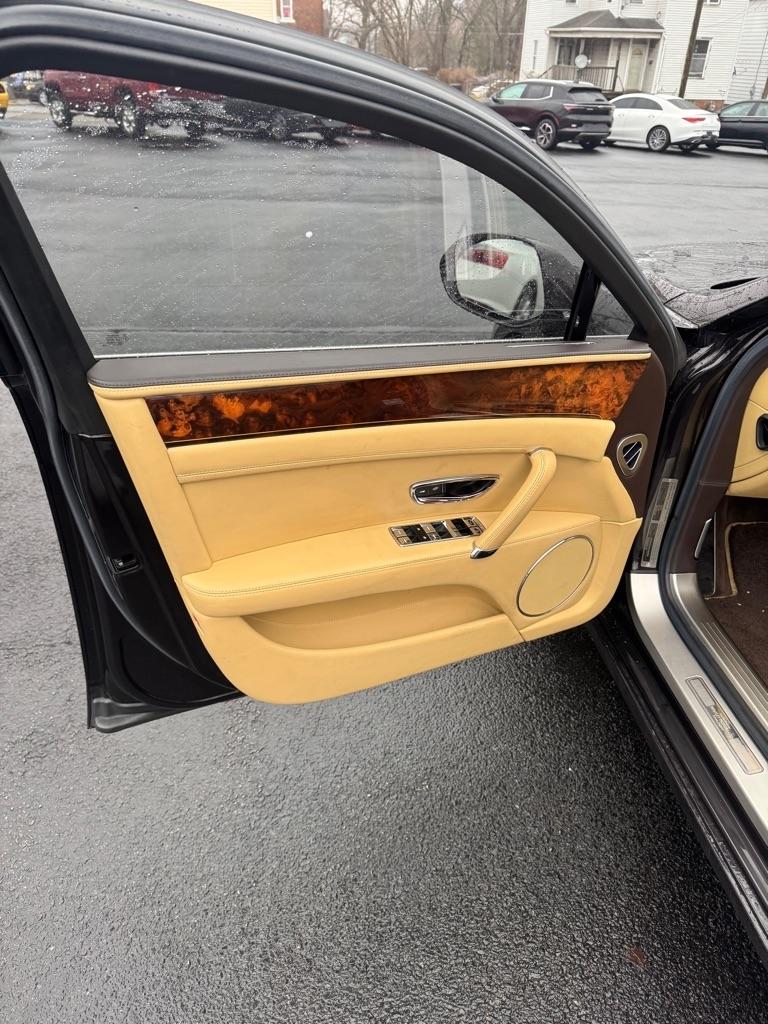 Bentley Continental Flying Spur Sedan 2014