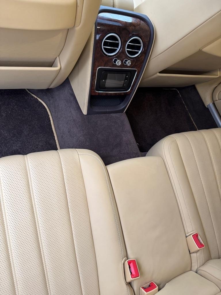 Bentley Continental Flying Spur Sedan 2014