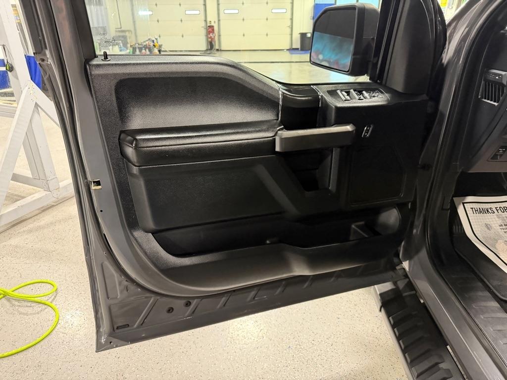 Ford F-150 XLT SuperCrew 4WD 2018