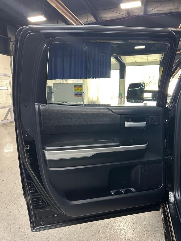 Toyota Tundra SR5 5.7L V8 CrewMax 4WD 2015