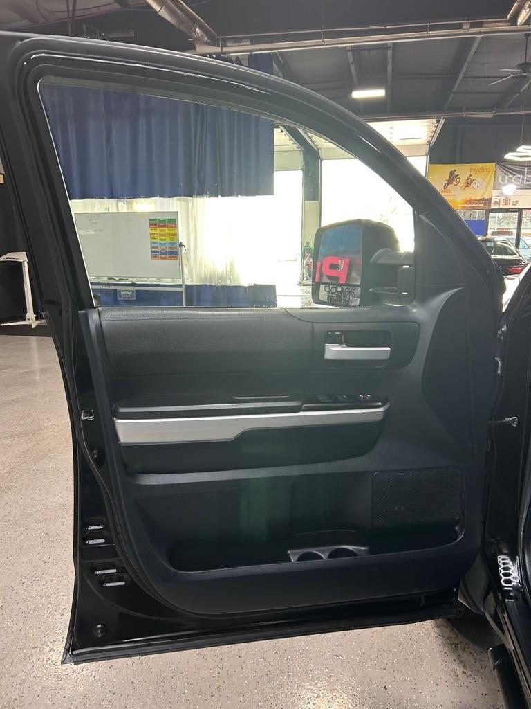 Toyota Tundra SR5 5.7L V8 CrewMax 4WD 2015