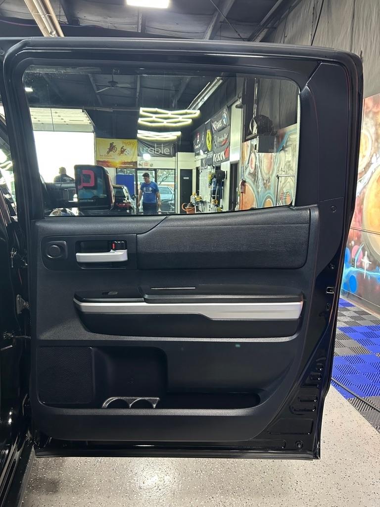 Toyota Tundra SR5 5.7L V8 CrewMax 4WD 2015