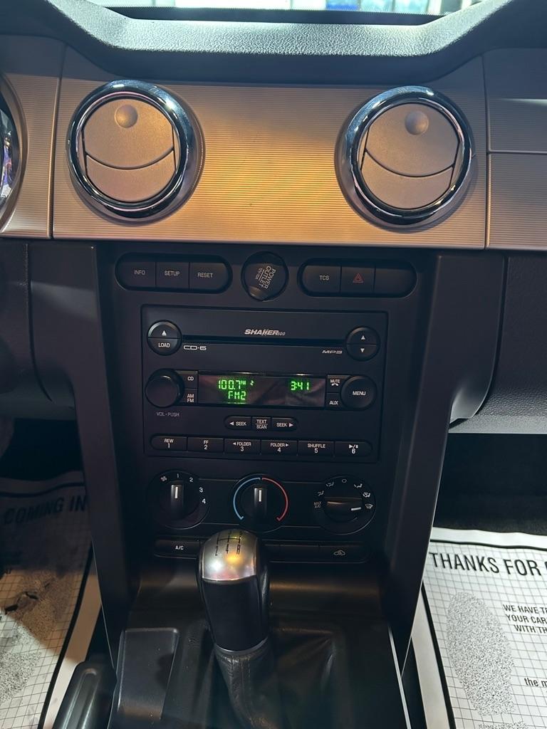 Ford Mustang GT Deluxe Convertible 2007