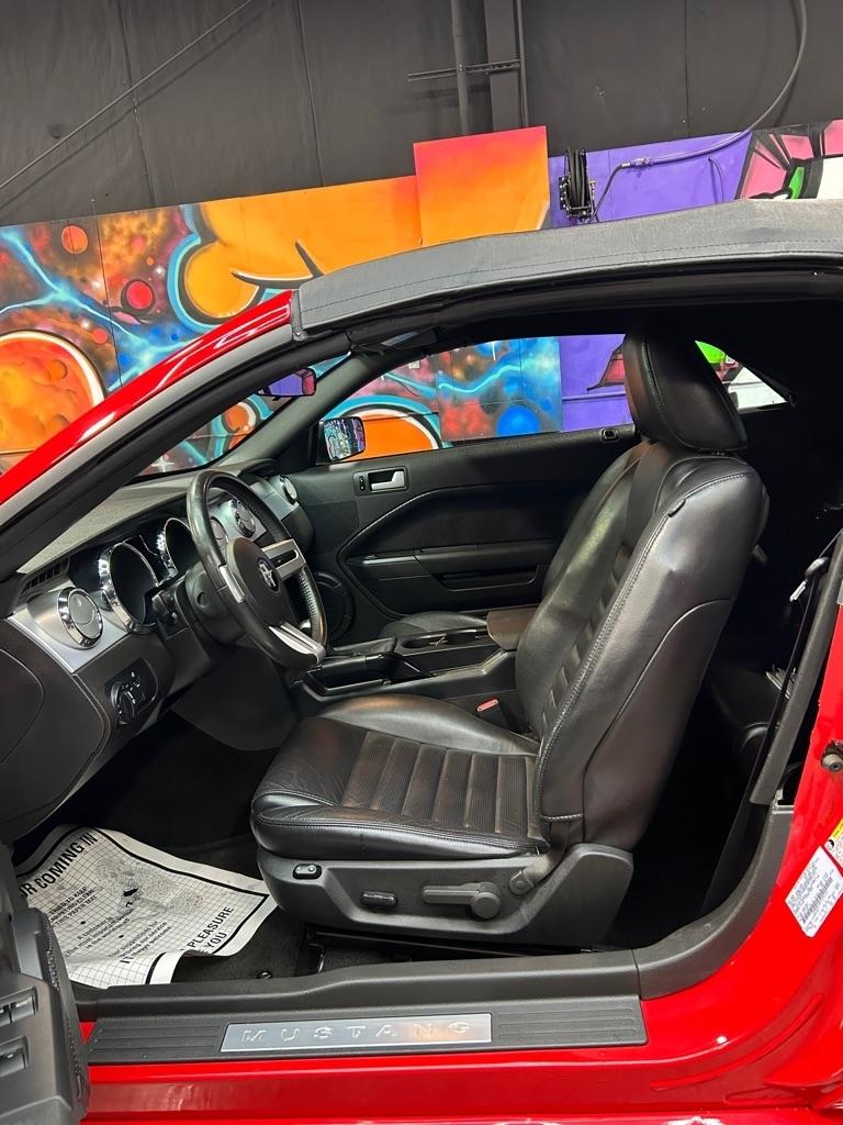 Ford Mustang GT Deluxe Convertible 2007