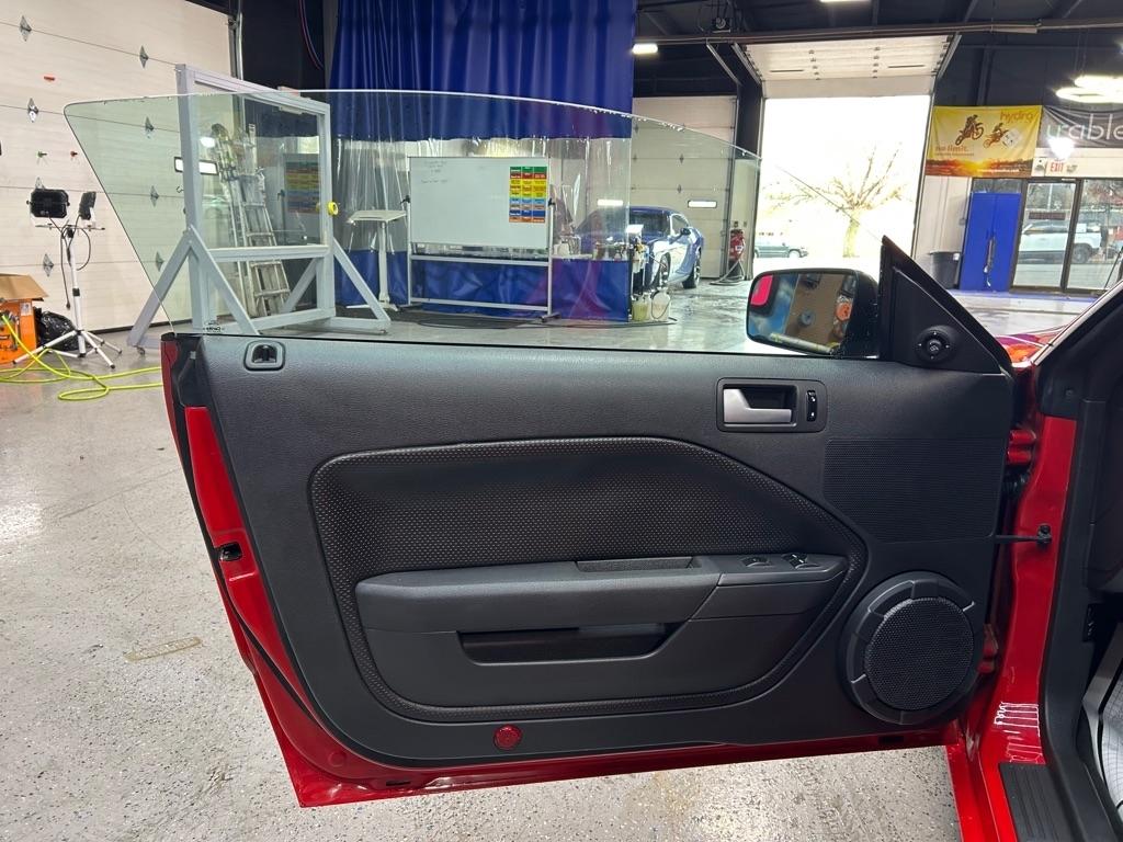 Ford Mustang GT Deluxe Convertible 2007