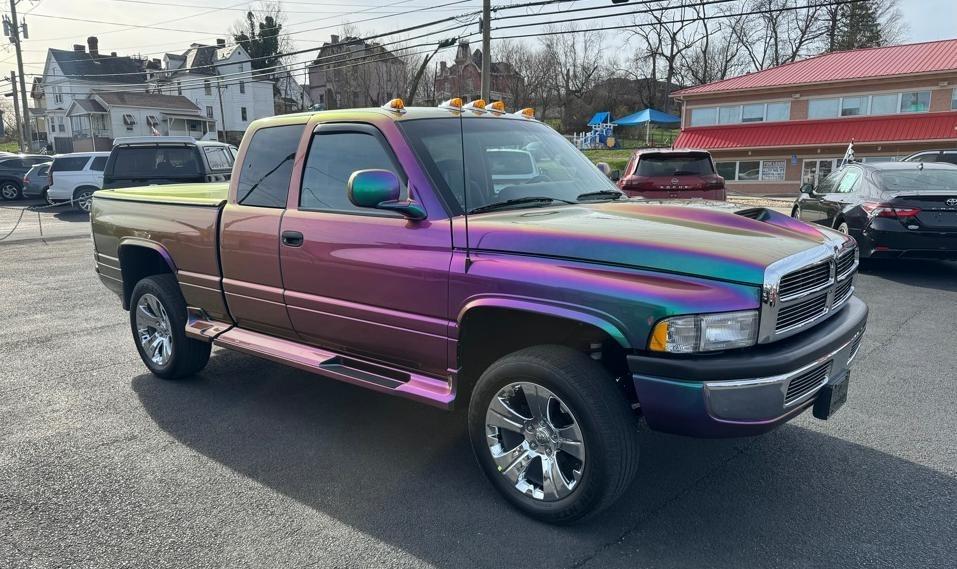 Dodge Ram 1500 ST Club Cab 6.5-ft. Bed 4WD 1997