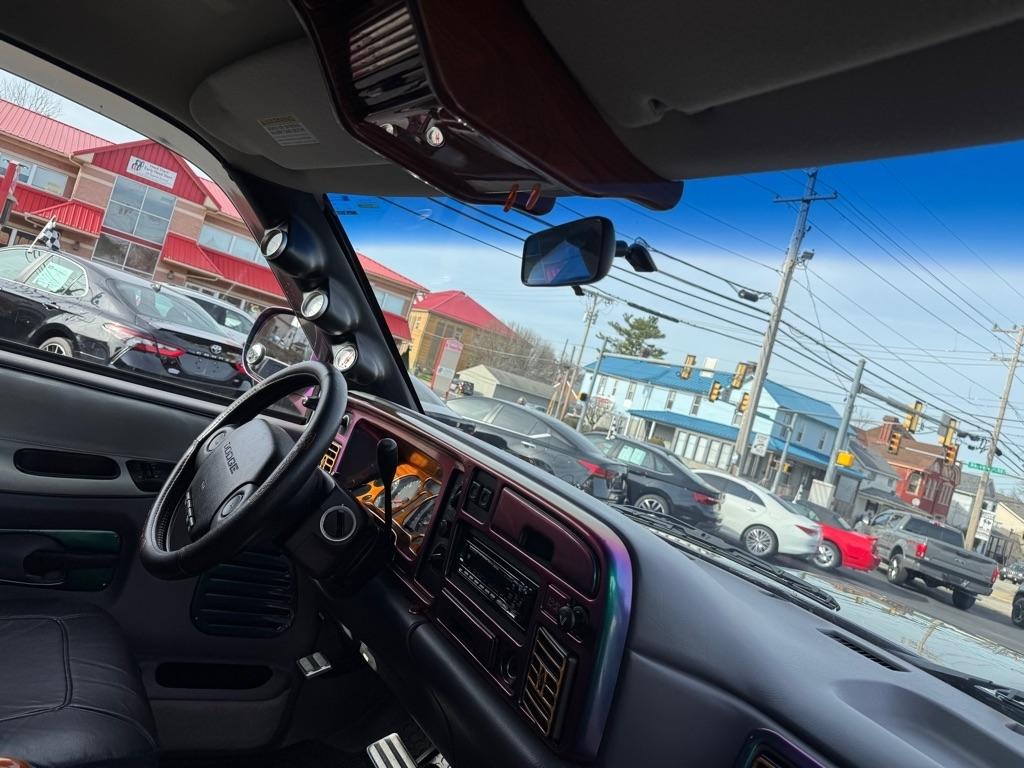 Dodge Ram 1500 ST Club Cab 6.5-ft. Bed 4WD 1997