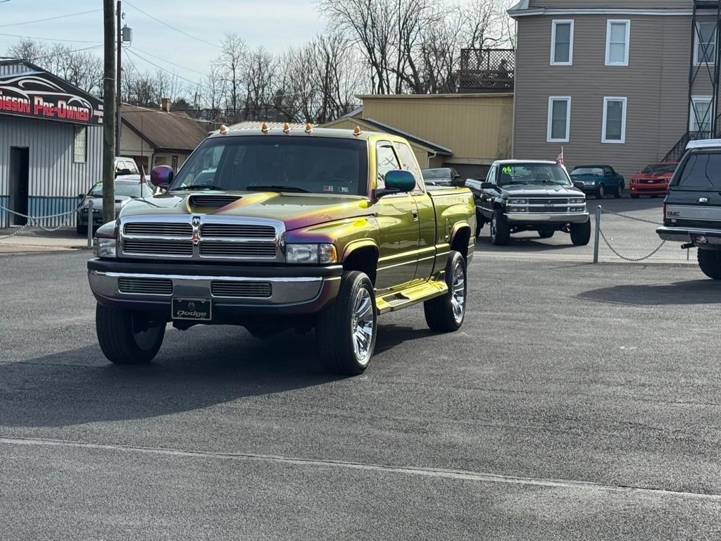 Dodge Ram 1500 ST Club Cab 6.5-ft. Bed 4WD 1997