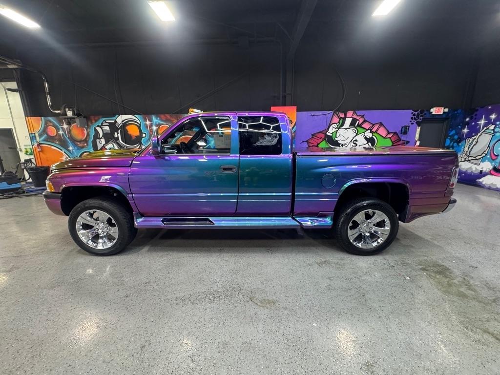 Dodge Ram 1500 ST Club Cab 6.5-ft. Bed 4WD 1997